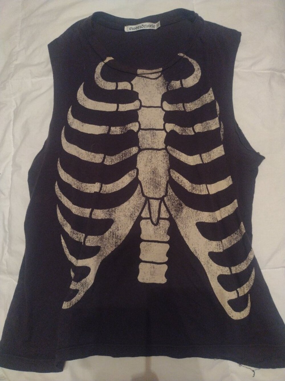 sweet&toxic Extra Small XS Sleeveless Cut Skeleton Print Top